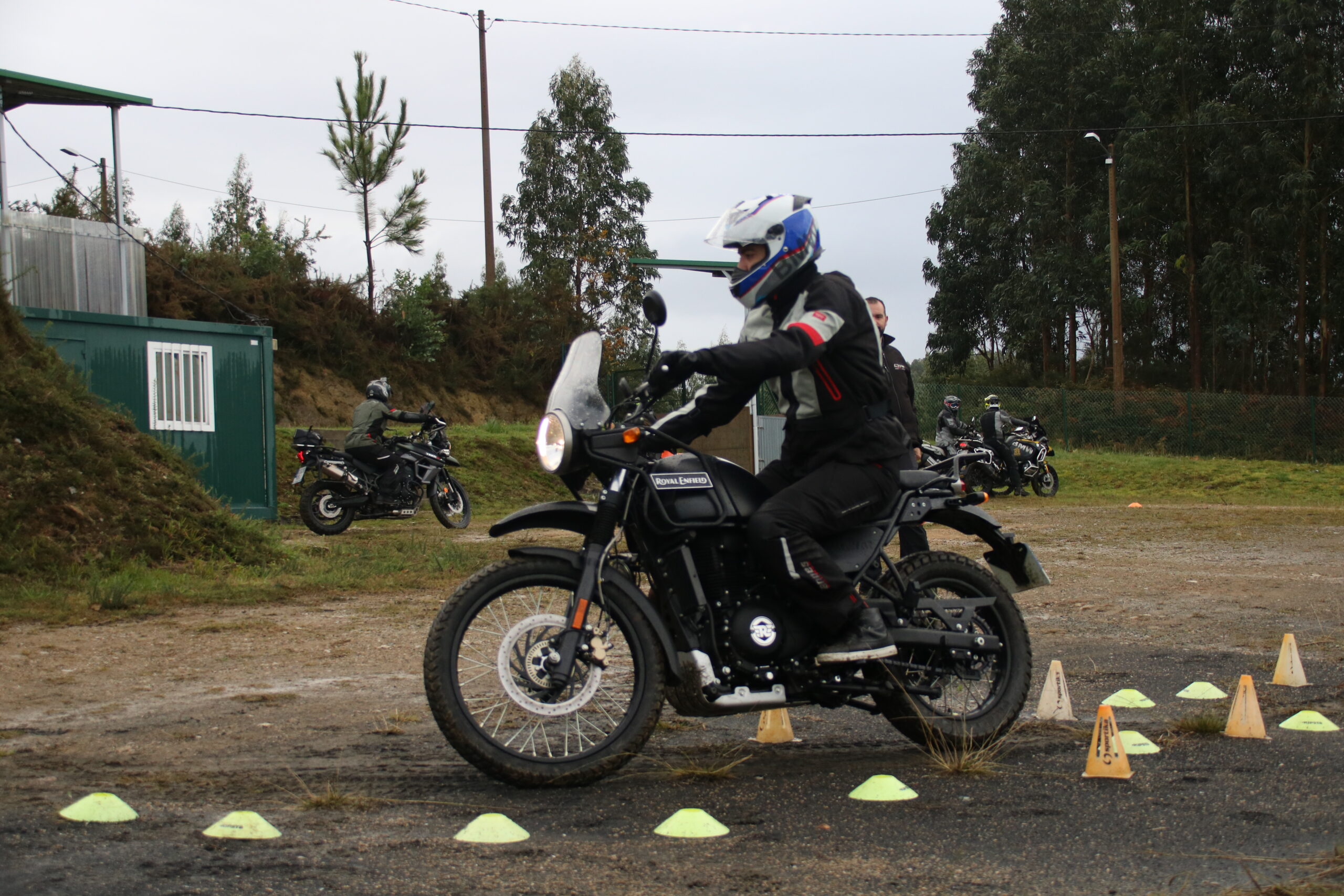 HIMALAYAN¡CURSO DE CONDUCION!